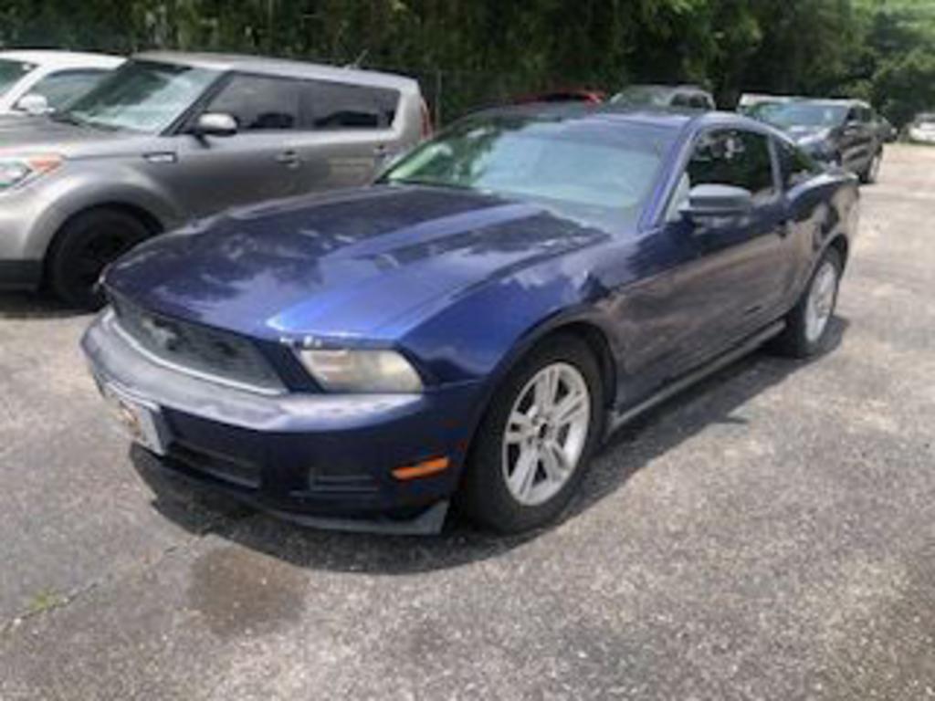 2010 Ford Mustang's photo